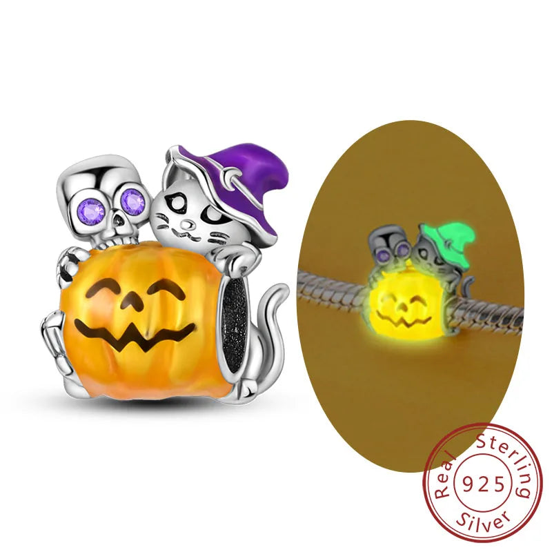 Halloween charm bead in 925 sterling silver with glowing pumpkin and skull figures